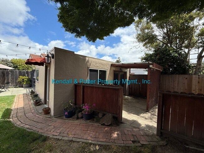 Building Photo - Quiet & Updated Watsonville Charmer 2 plus BR/1BA