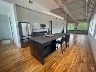 Building Photo - Historic Charm, Modern Luxury,  2 bedroom ...