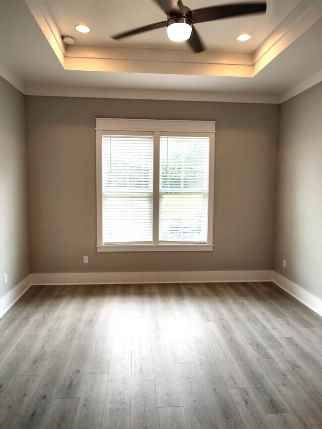 Building Photo - 4088 Biltmore Ave