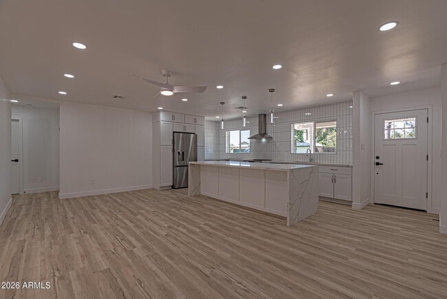 Building Photo - 3035 E Heatherbrae Dr