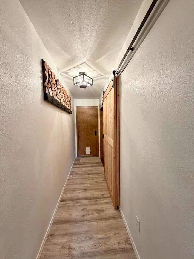 Building Photo - 35920 Dawn Dr