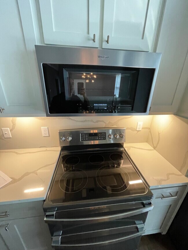 Building Photo - 1515 Chamberlain Ave