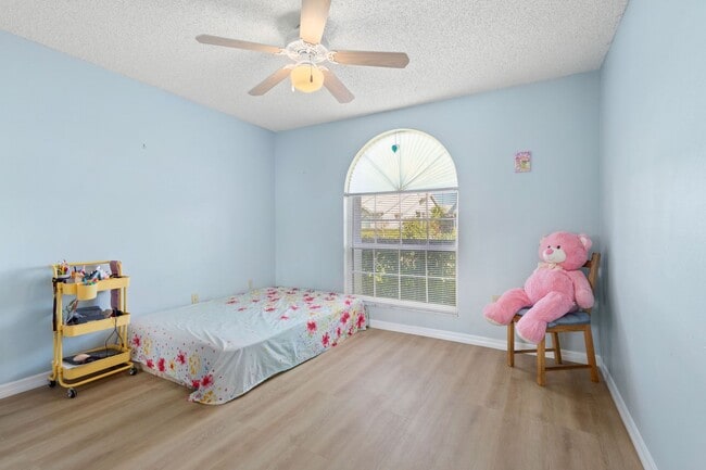 Building Photo - beautiful Sarasota 3 bedroom 2 bathroom ho...
