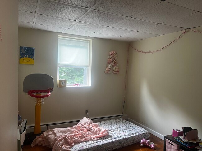 Building Photo - 1731 Highland Apartment