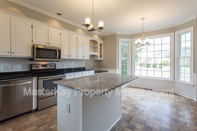 Building Photo - 115 Creek Park Dr