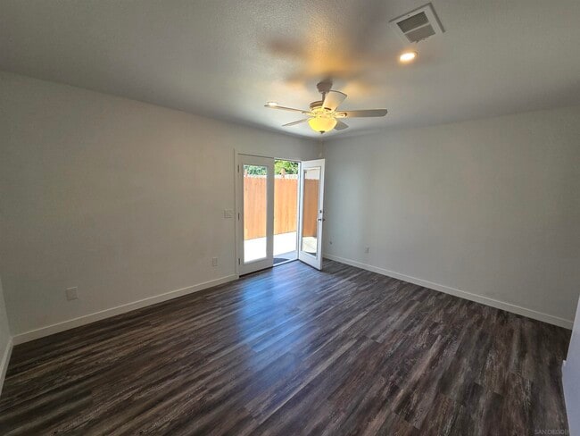 Building Photo - 1078 Fuchsia Ln