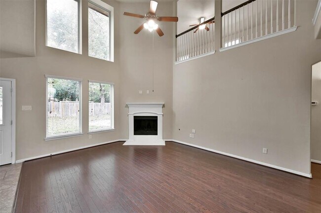 Building Photo - 2458 Garden Falls Dr