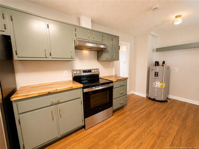 Building Photo - 1506 Swainey Ave