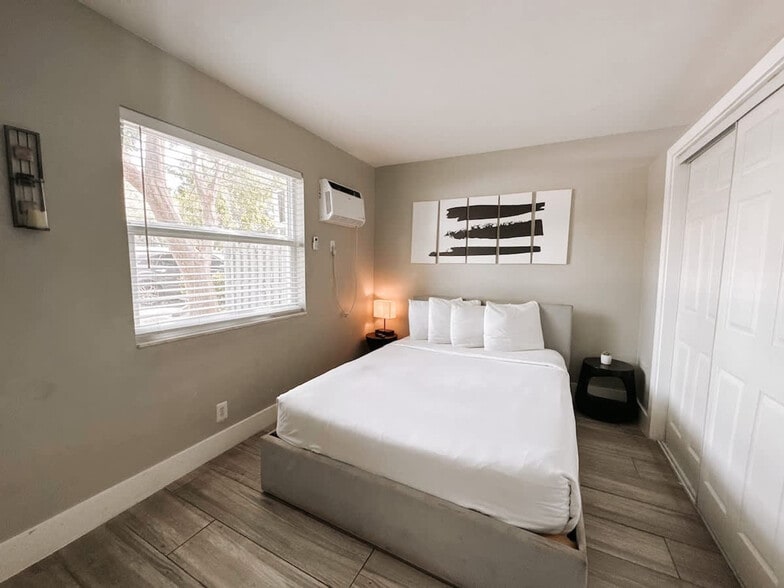 Building Photo - 50 Davie Blvd