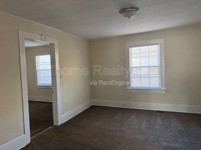 Building Photo - 940 Blandwood Ave