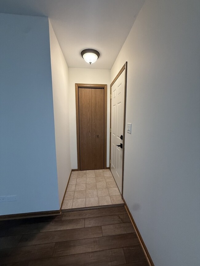 Building Photo - 121 Spuhler Dr