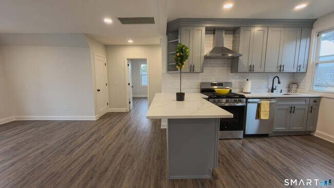 Building Photo - 43 W Prospect St