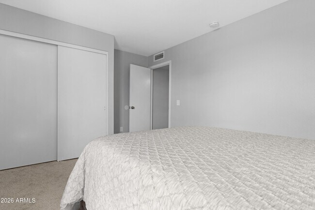 Building Photo - 24810 S Foxglenn Dr