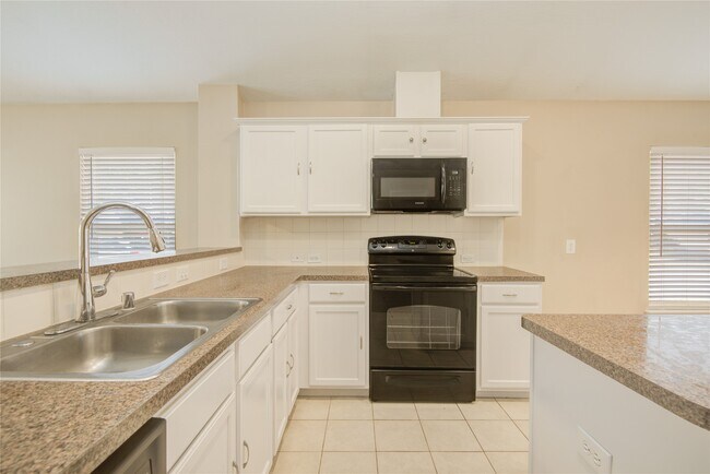 Building Photo - 17231 Hollow Sands Ct