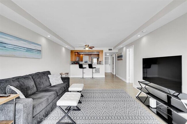 Building Photo - 400 N Surf Rd