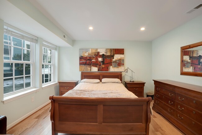 Building Photo - 4518 Chase Ave