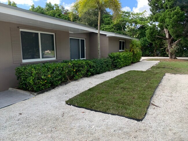 Building Photo - 10790 SW 88th Ave