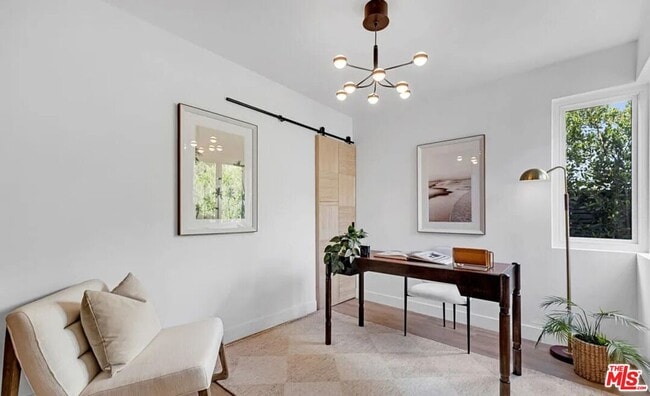 Building Photo - 418 N Bowling Green Way