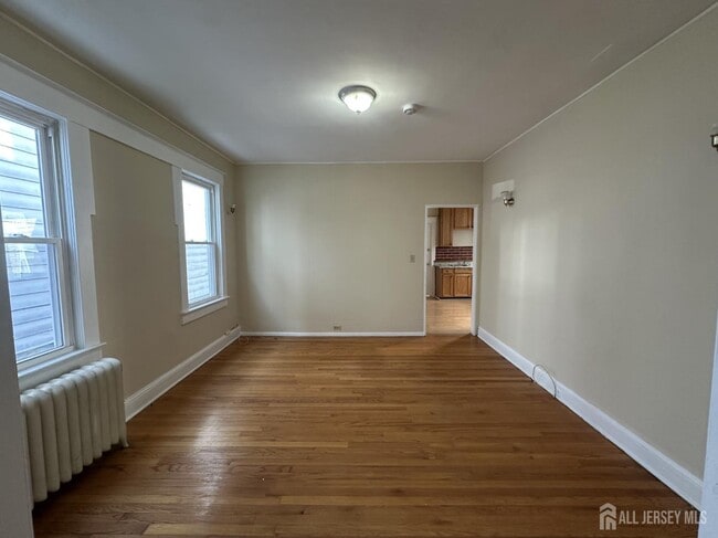 Building Photo - 66 Louis St