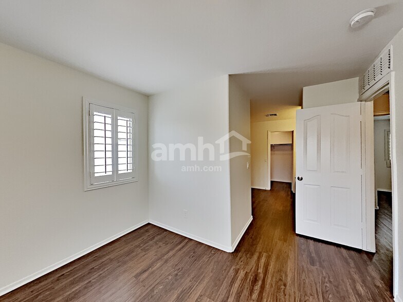 Building Photo - 7923 W Payson Rd