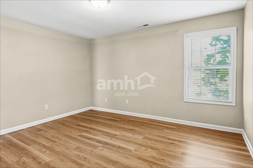 Building Photo - 218 Spinel Ln