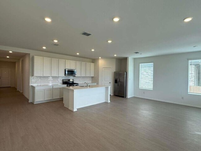 Building Photo - 200 Rodney Boat Rd