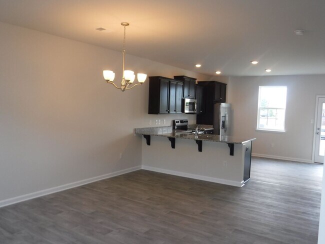 Building Photo - Rent will be $1375