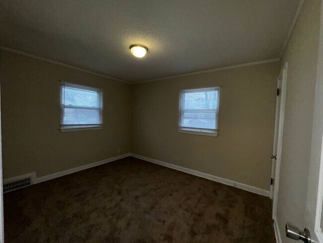 Building Photo - 3401 S Arlington Ave