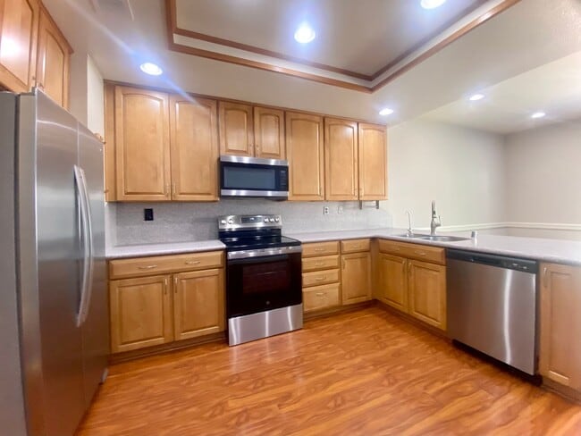 Building Photo - Beautiful 4-bedroom Ardenwood home Availab...
