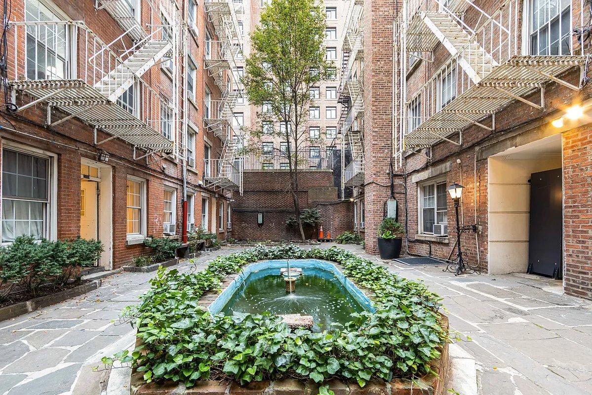 Building Photo - 224 Sullivan St