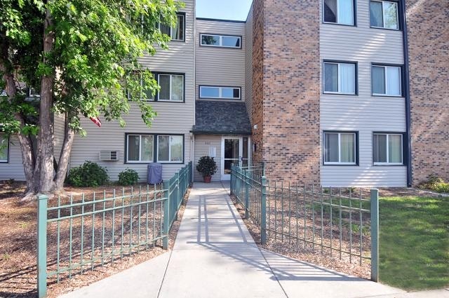 Building Photo - Lincoln Place Apartments
