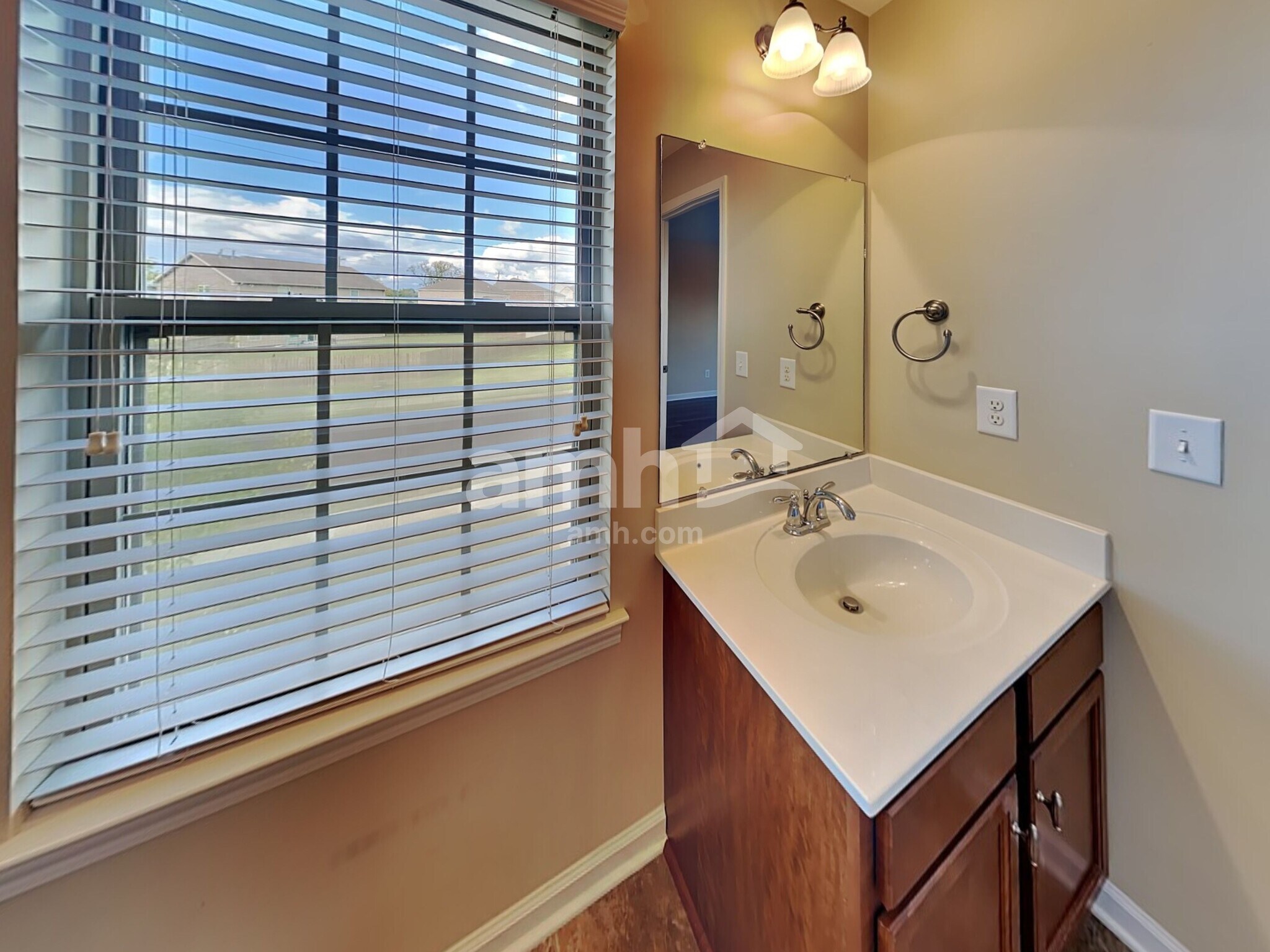 Building Photo - 1006 Middleton Ln