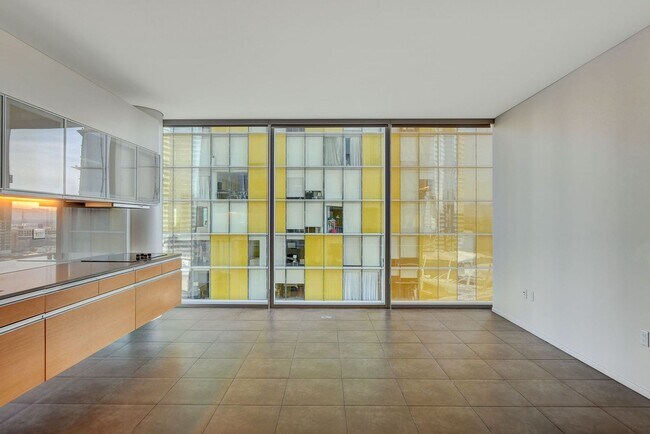 Building Photo - Veer Towers 1009W- Partial Strip Views fro...