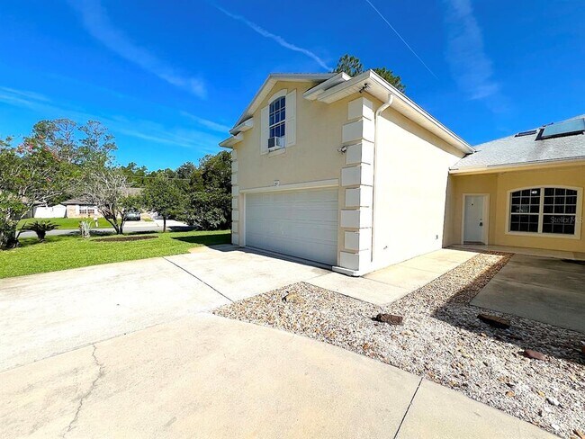 Building Photo - 20 Regis Ln