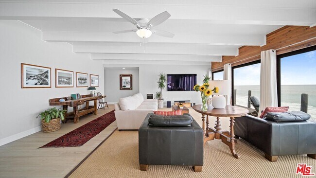 Building Photo - 11358 Pacific Coast Hwy