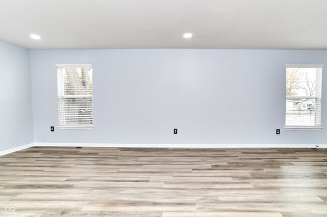 Building Photo - 730 N East St