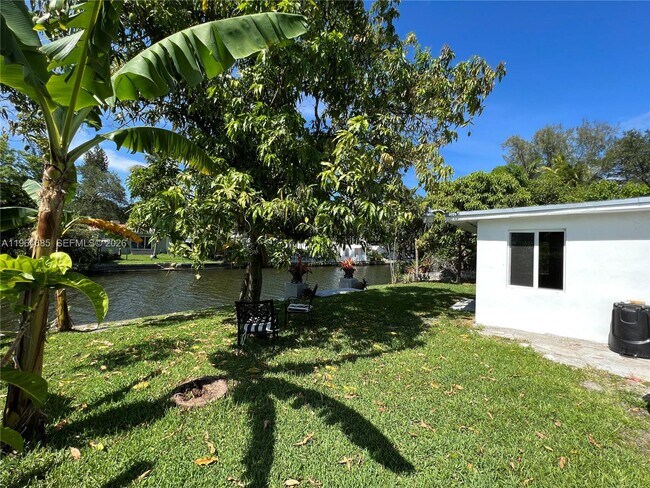 Building Photo - 8410 NE 2nd Ct