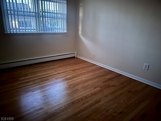 Building Photo - 63 Woodrow Ave