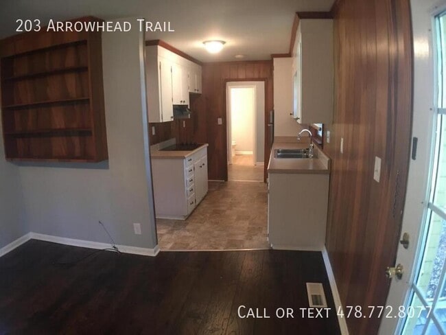 Building Photo - 203 Arrowhead Trl