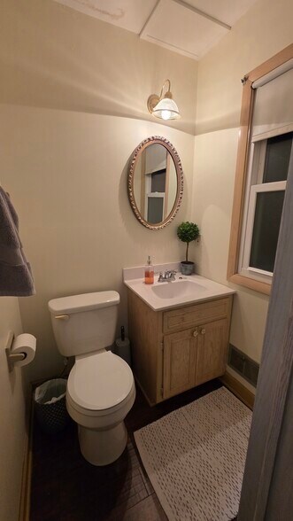 Building Photo - 2747 N 92nd St