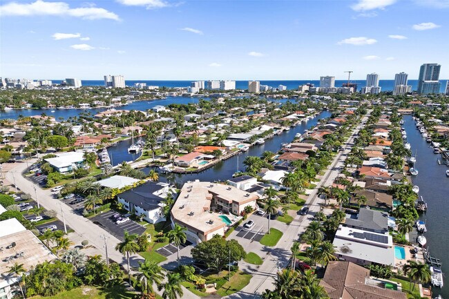 Building Photo - 2201 SE 9th St