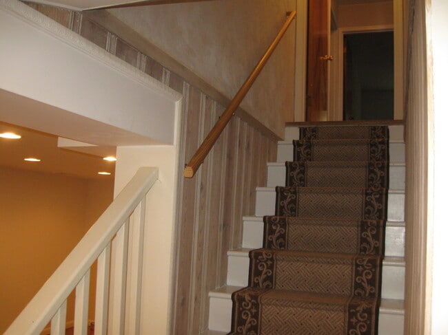Building Photo - 9254 Sappington Rd