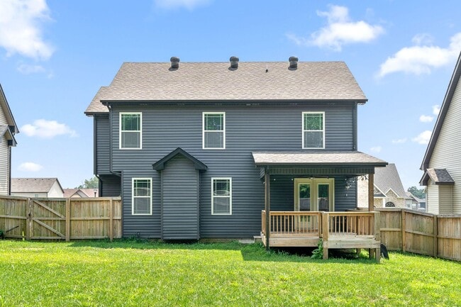 Building Photo - Gorgeous Single-Family with a Bonus Room & Large Fenced Backyard!