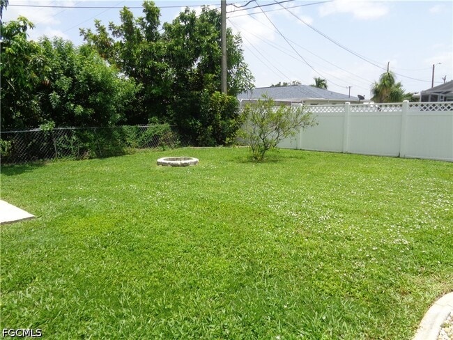 Building Photo - 1320 SE 25th Ln