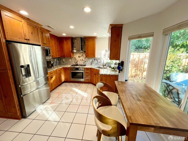 Building Photo - 980 Springview Cir