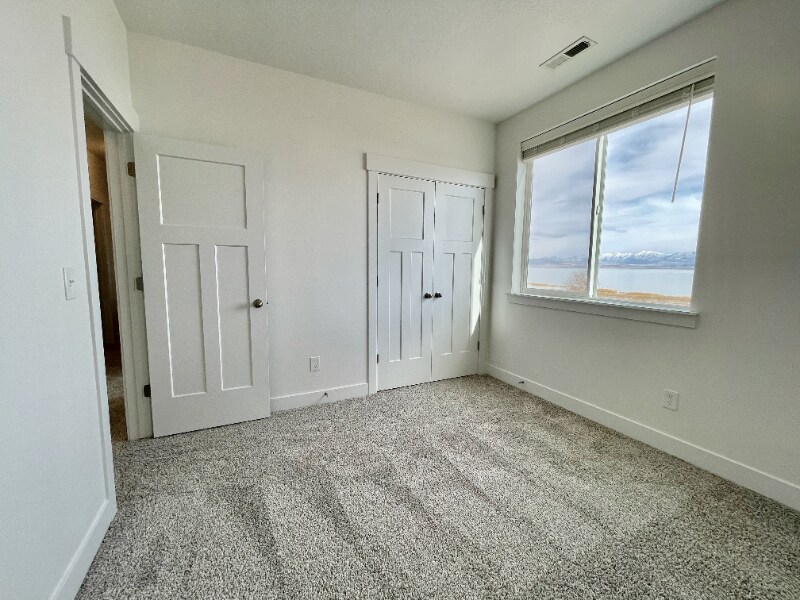 Building Photo - 701 N 380 W