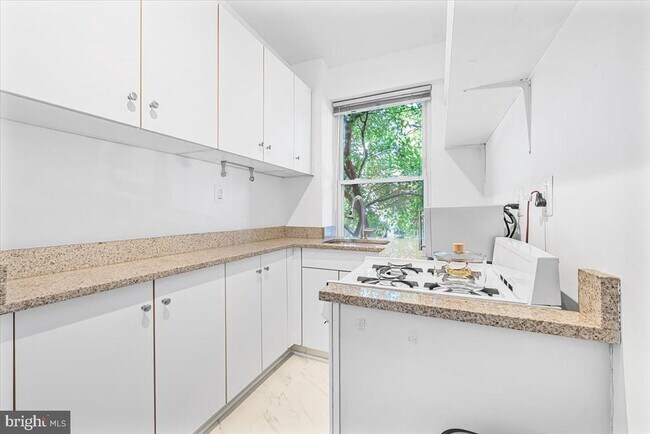 Building Photo - 2130 N St NW