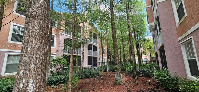 Building Photo - 6692 W Sample Rd