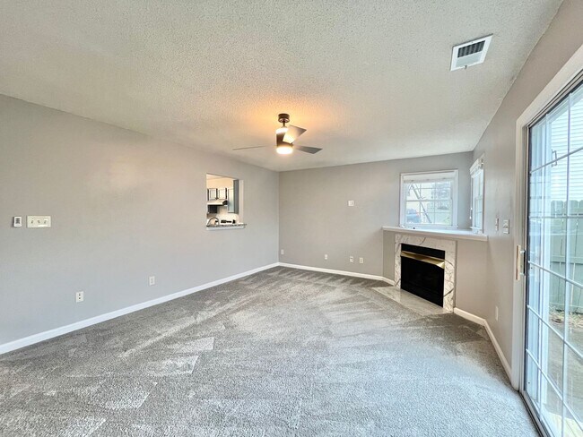 Building Photo - Charming 3BD, 2.5BA Apex Townhome with a Fenced Yard and Within Walking Distance to Downtown Apex