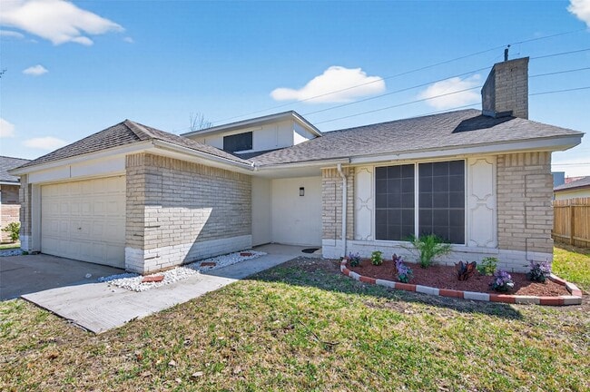 Building Photo - 10726 Village Trail Dr